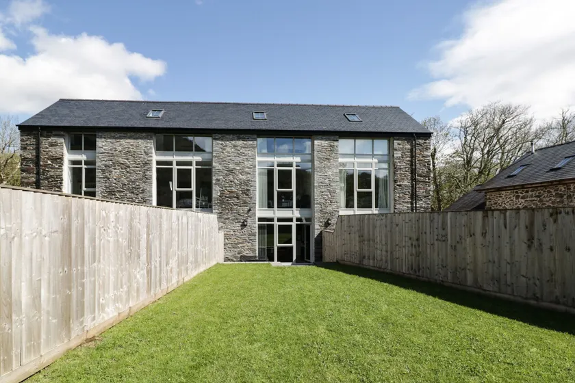 2 Pensyflog Barns - Image 1