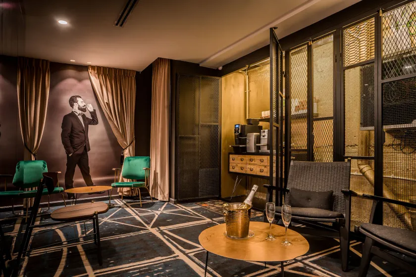 Embassy Hotel Tel Aviv - Image 1