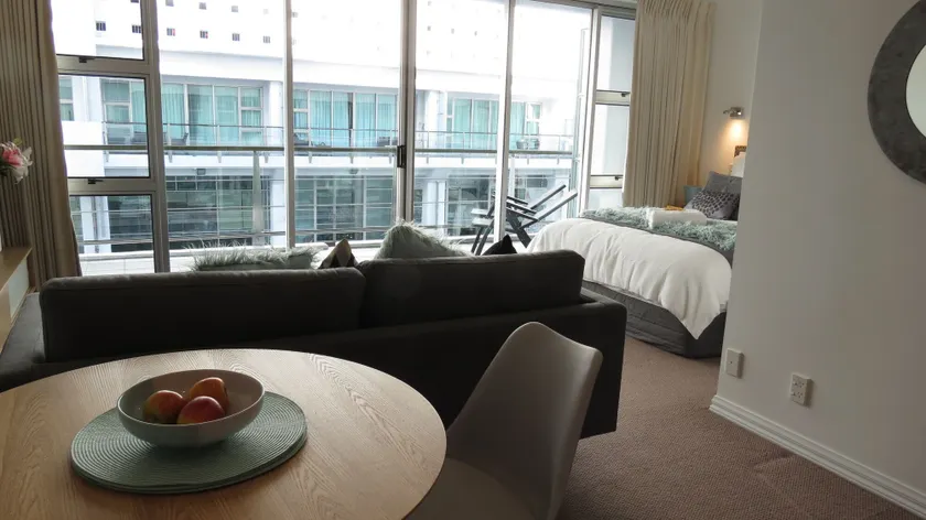 Princes Wharf Couple's Retreat - Adults Only - Image 1