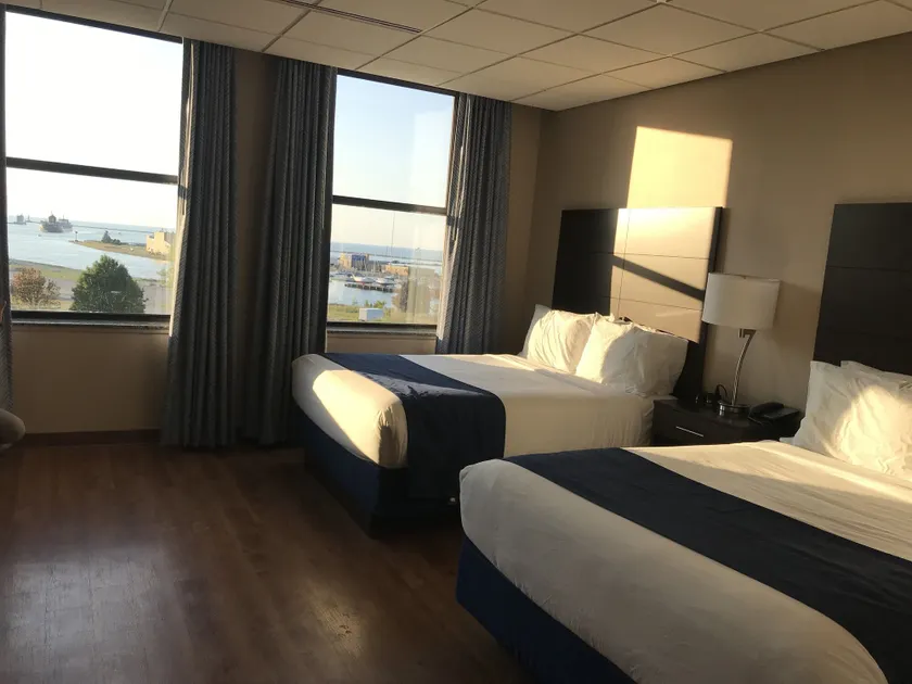 Ariel Broadway Hotel - Image 1