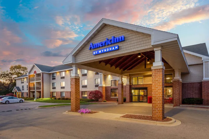 AmericInn by Wyndham Madison South - Image 1