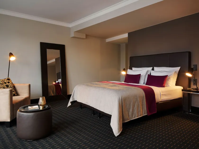 Boston Hotel HH - Image 1