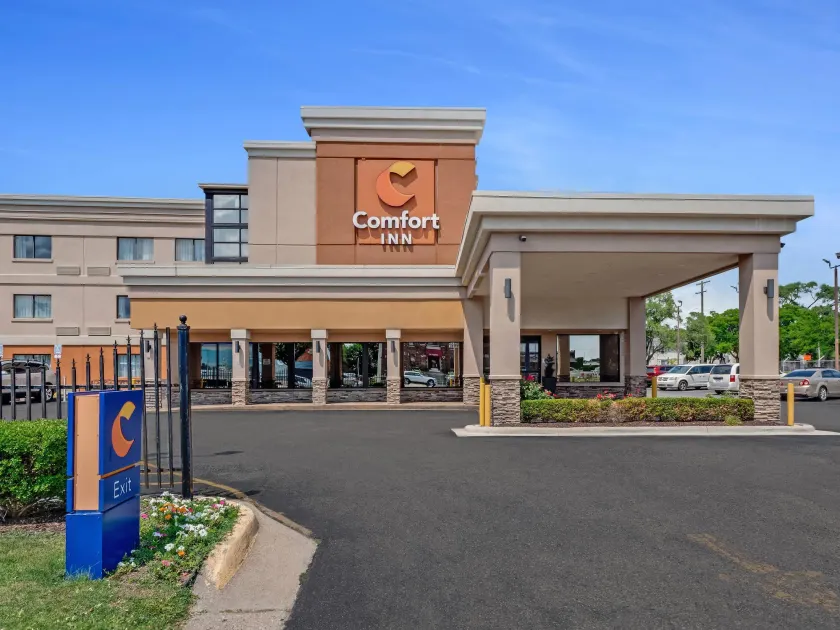 Comfort Inn Detroit Downtown - Image 1