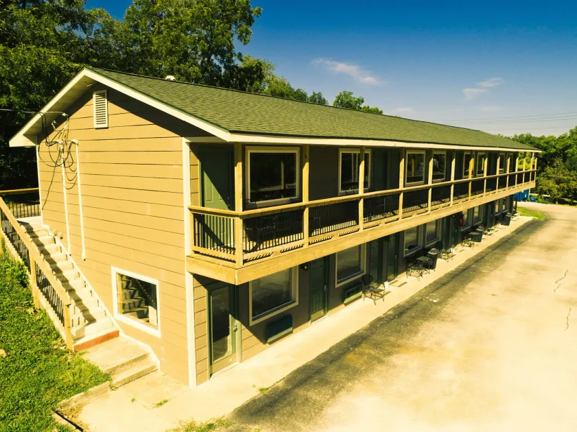Flat Creek Lodge - Image 1