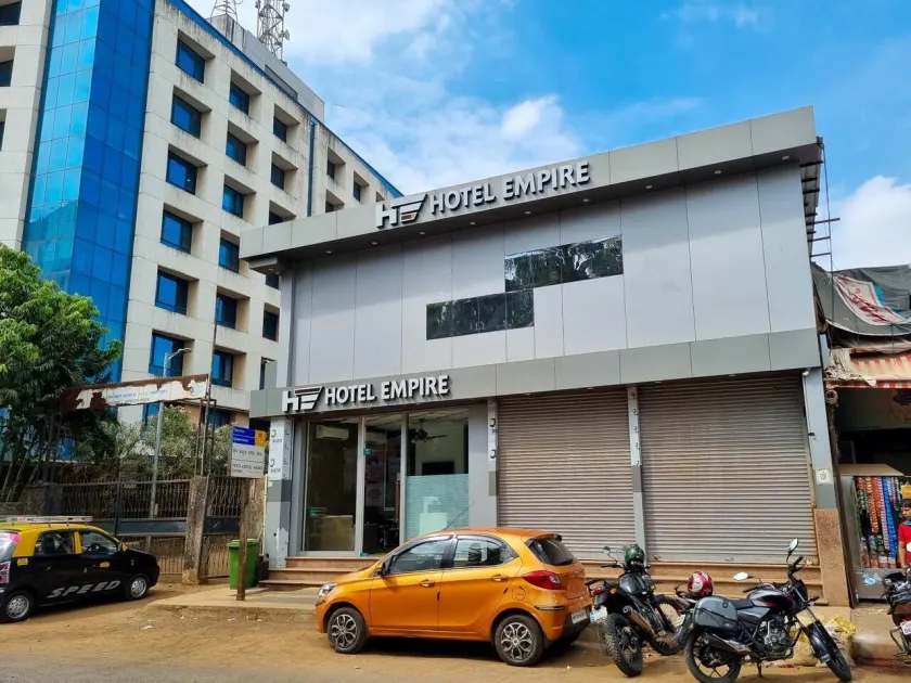 Hotel Empire - Near International Airport - Image 1