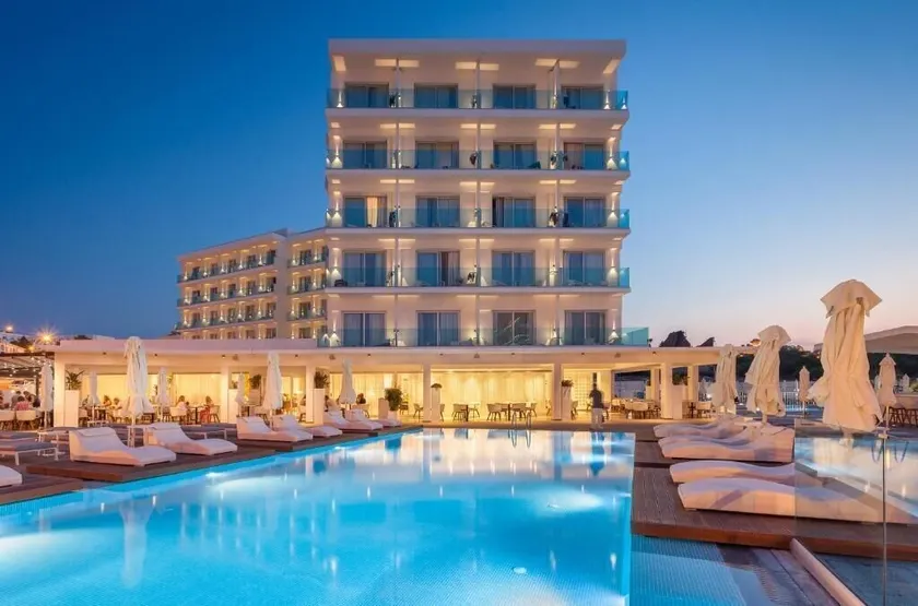 The Blue Ivy Hotel & Suites - Image 1