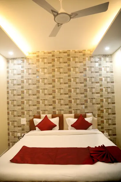 Hotel New Seasons - Image 1