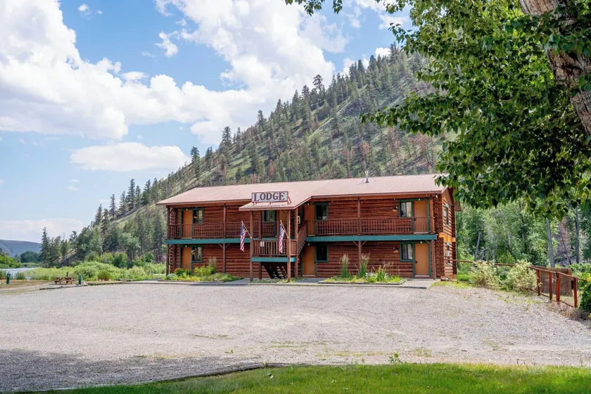 River's Fork Lodge - Image 1