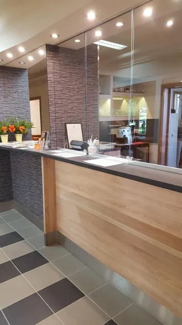 Hotel Touring - Lobby