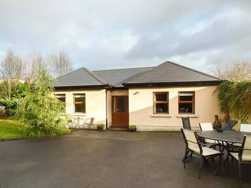 5 Kilnamanagh Manor - Image 1