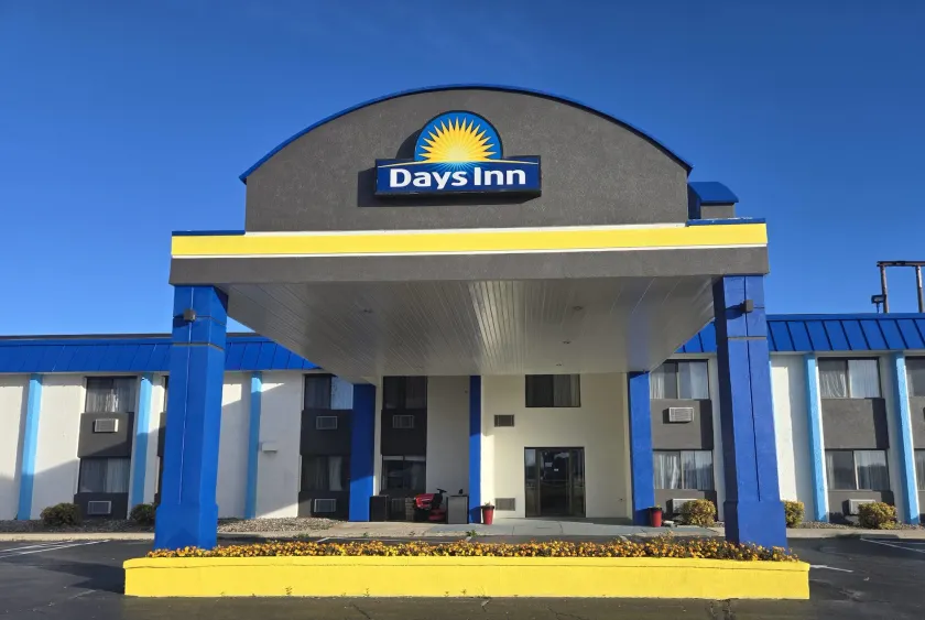 Days Inn by Wyndham Portage Cascade Mountain area - Image 1