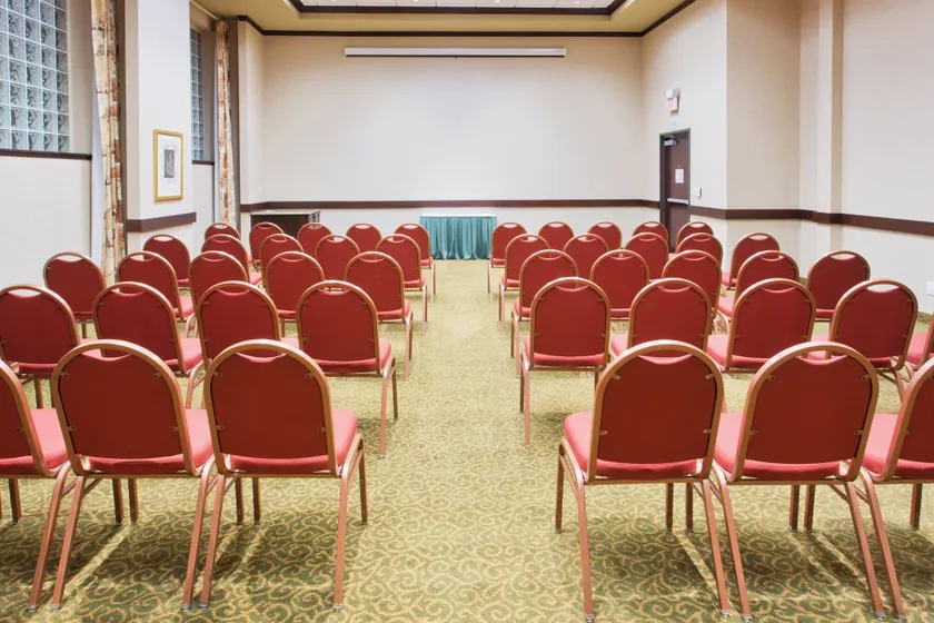 Holiday Inn Express Hotel & Suites Portland-Northwest Downtown by IHG - Image 1