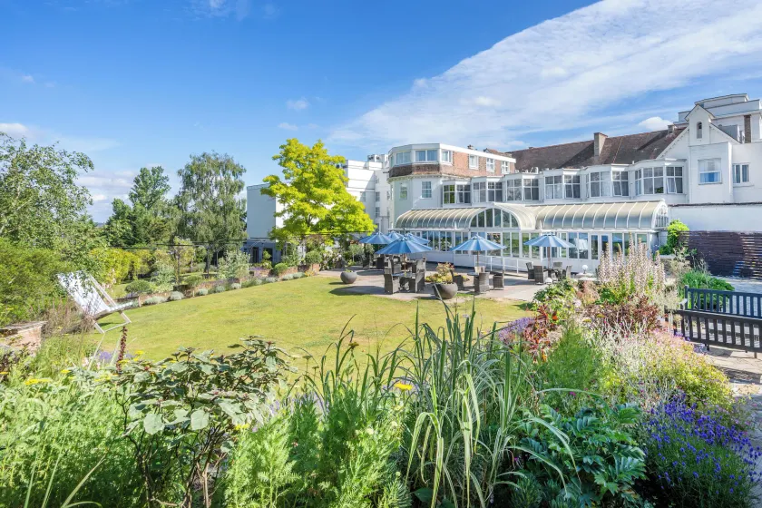 Bromley Court Hotel London - Image 1