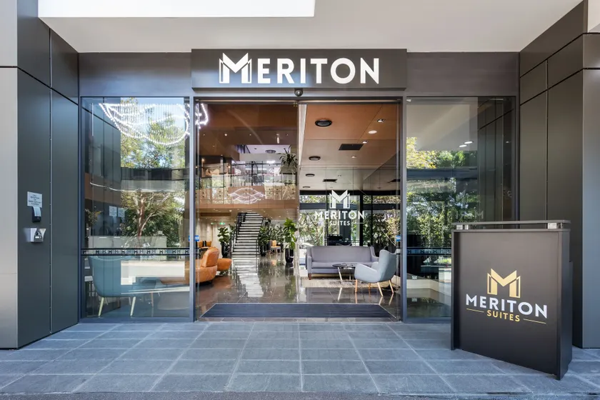 Meriton Suites North Sydney - Interior entrance