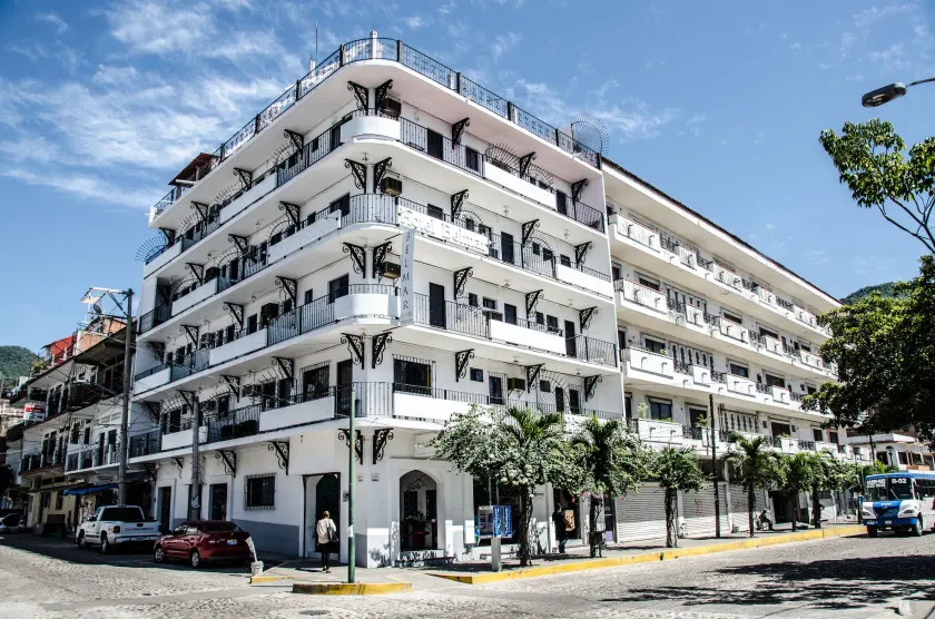 Hotel Belmar Galeria - Image 1