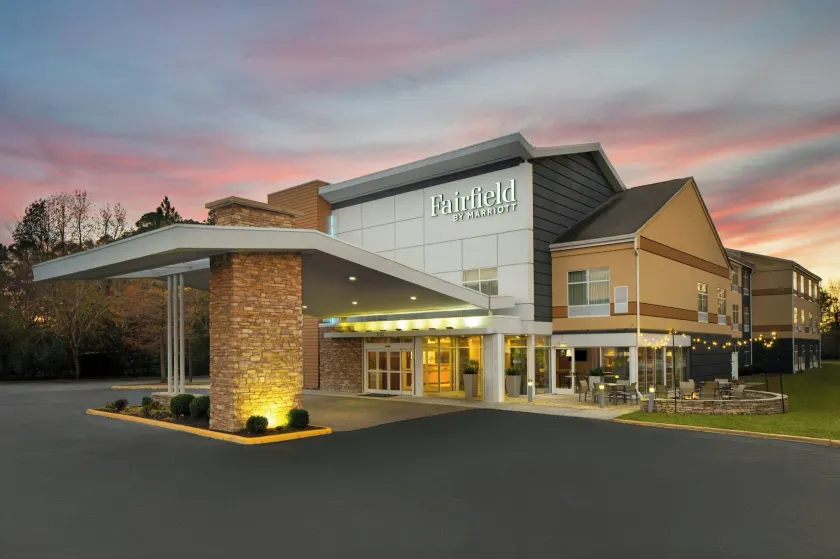 Fairfield Inn & Suites by Marriott Chesapeake Suffolk - Image 1