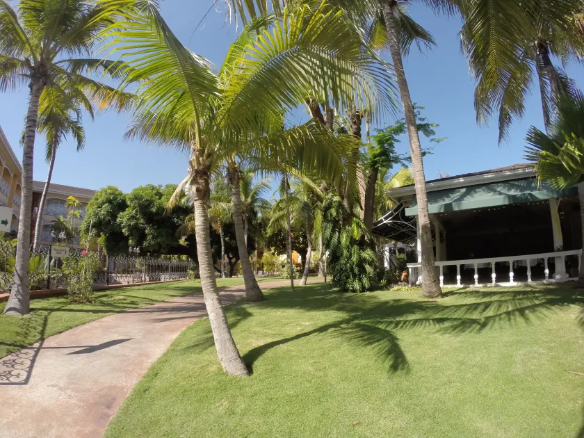 Hotel Four Seasons - Image 1