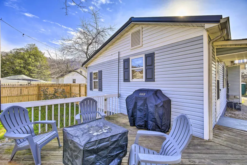 Pet-friendly Charleston Home w/ Fenced Yard! - Interiör