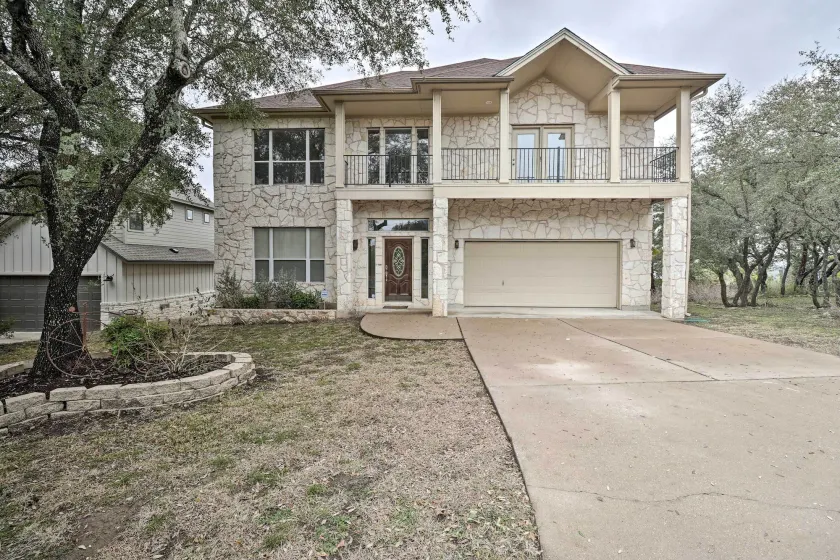 Airy Villa in Austin w/ Badminton/Volleyball Court - Image 1