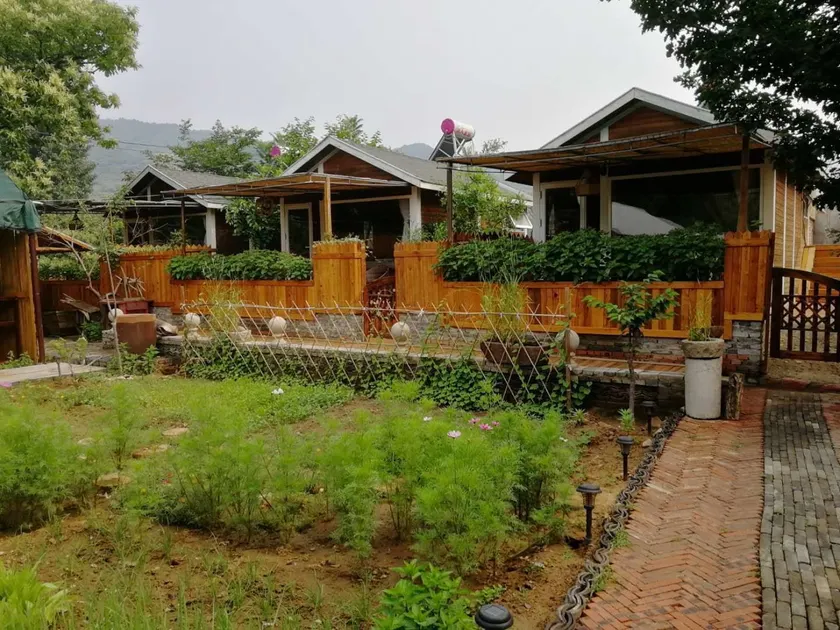 B&B  under  GreatWall - Image 1