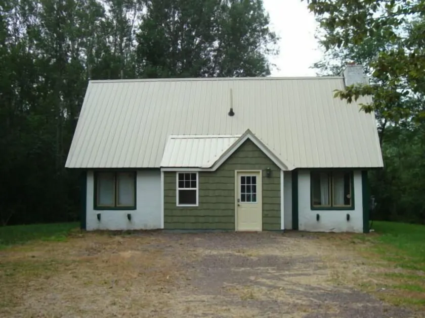 Husky House - Image 1