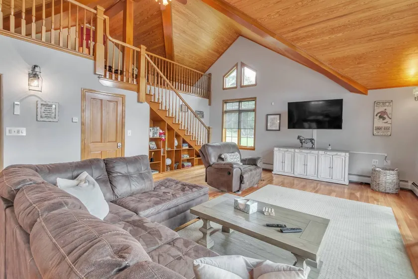 Mountain Retreat With River Views Near Sunday River and Year-round Adventure - Image 1