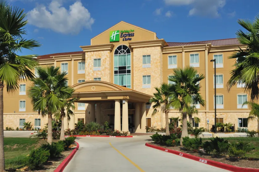 Holiday Inn Express Hotel & Suites Huntsville by IHG - Image 1
