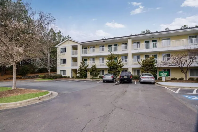 Suburban Studios Winston Salem-University Parkway - Image 1