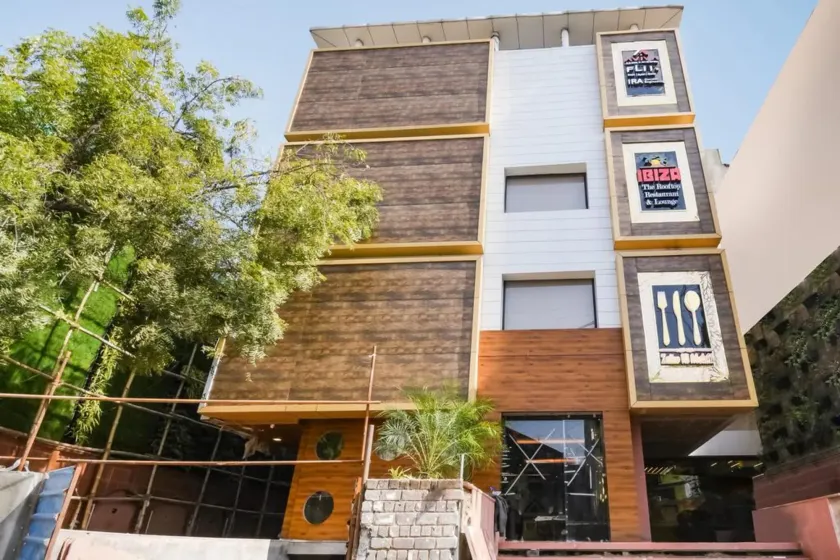 Hotel Golden - I - Image 1