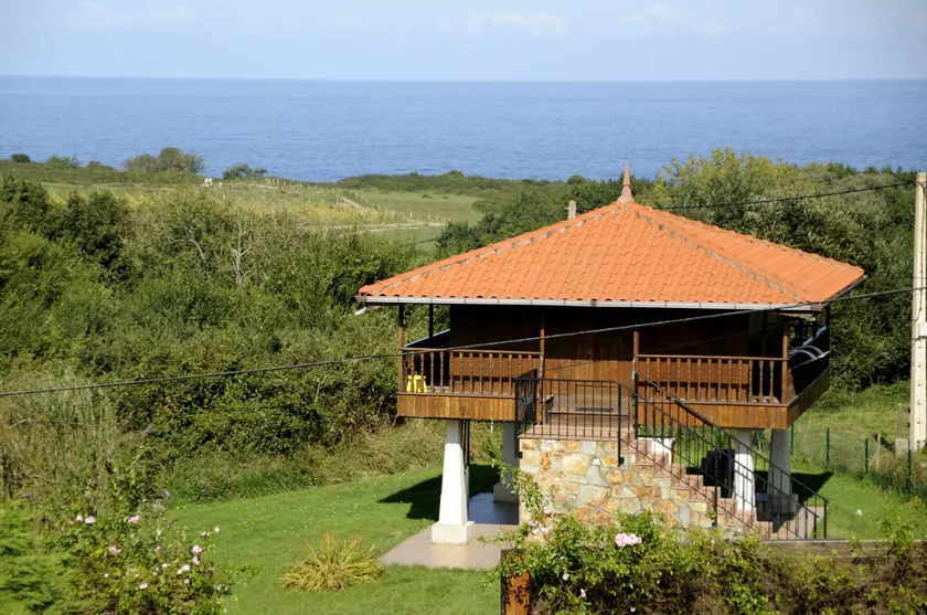Mirador de Ovio Horreo 1 - Image 1