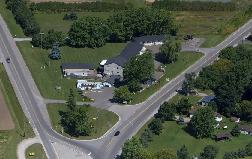 COUNTRY INN MOTEL - Image 1