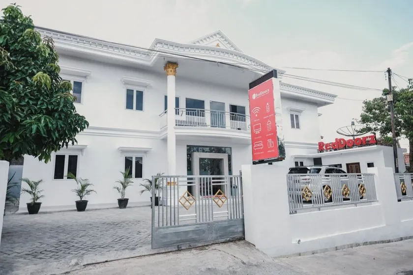 RedDoorz Syariah near Transmart Lampung - Image 1