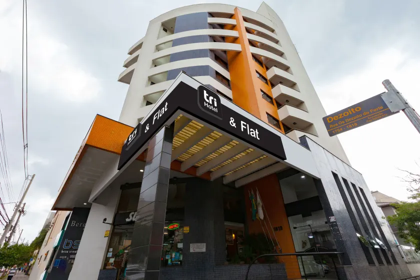 Tri Hotel & Flat Caxias - Image 1