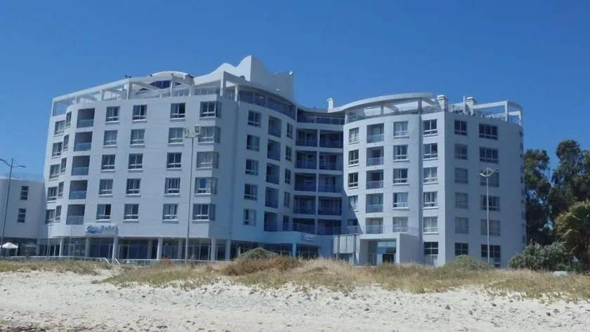 Ocean Breeze Hotel - Image 1