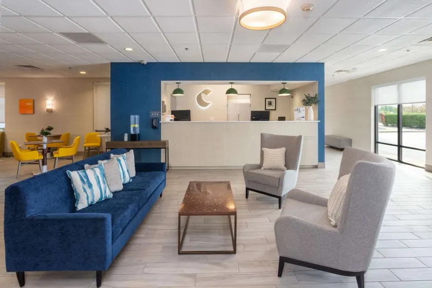 Comfort Inn & Suites Buffalo Airport - Image 1
