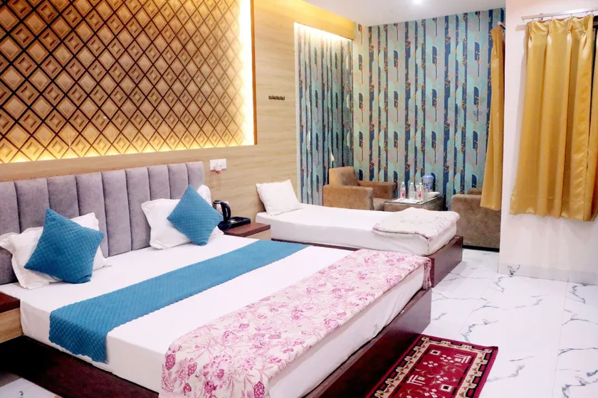 RBS Hotel & Restaurant 5 mint walking distance from Ram Janam Bhumi - Image 1