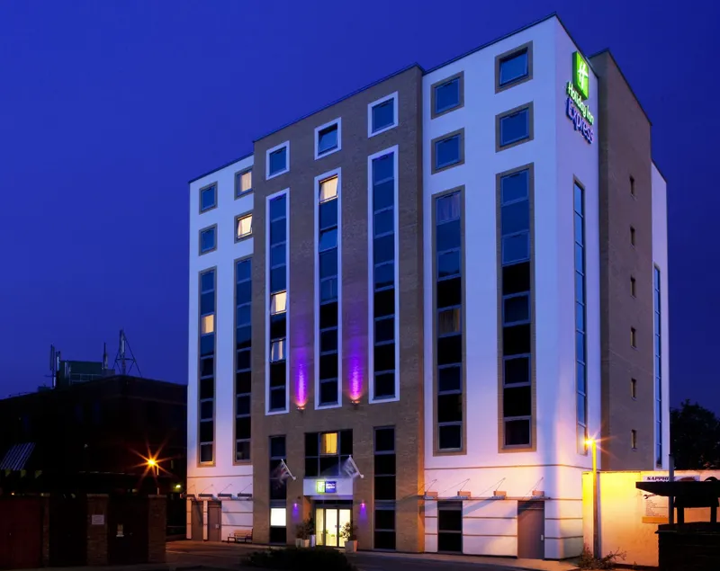 Holiday Inn Express London - Watford Junction by IHG - Image 1