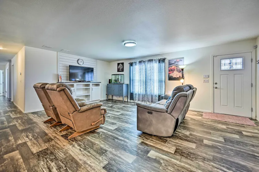 Modern Prescott Valley Home on 2 Acres! - Image 1