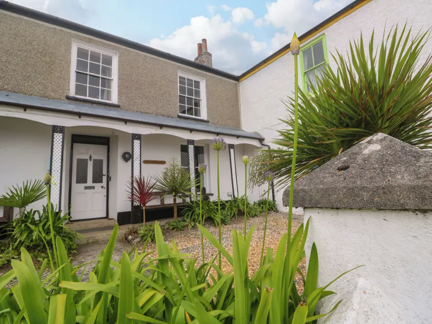1 Dormer Villas - Image 1