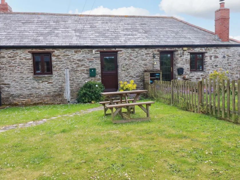 4 Mowhay Cottages - Image 1