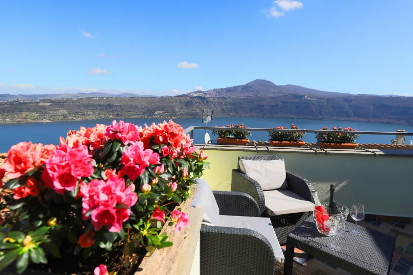 Atlantis Inn Castelgandolfo - Image 1