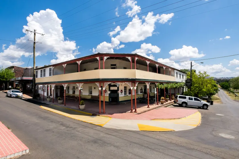 Peel Inn Hotel Nundle - Image 1