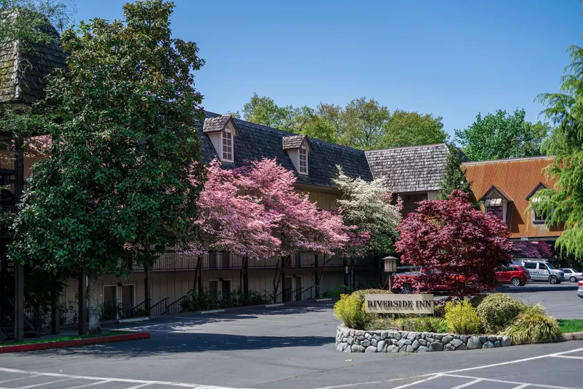 Riverside Inn - Image 1