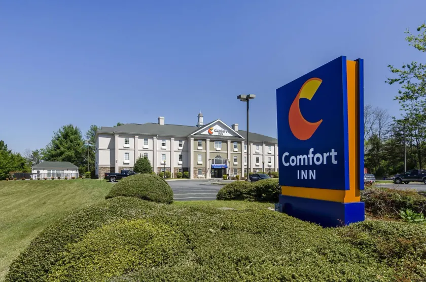 Comfort Inn Martinsville - Image 1