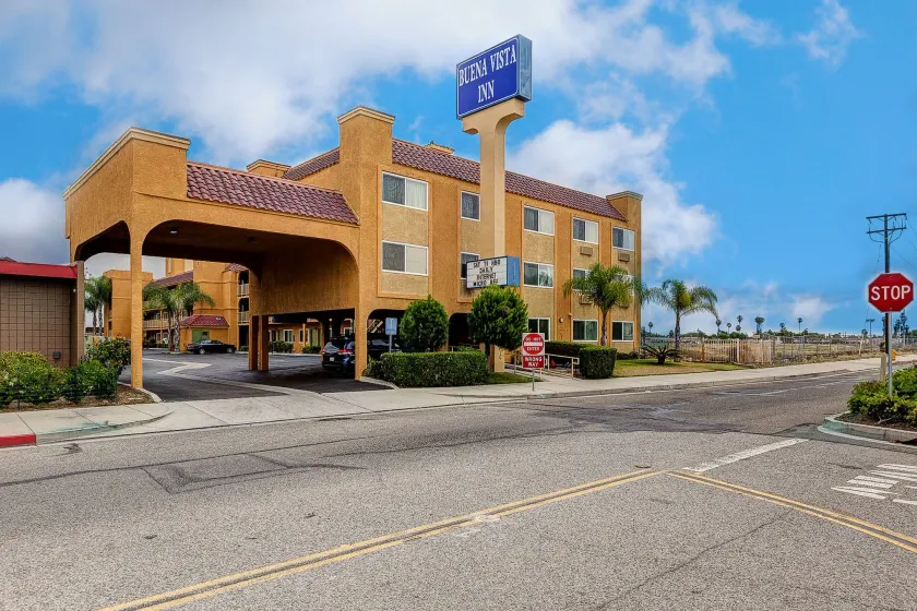 Buena Vista Inn - Image 1