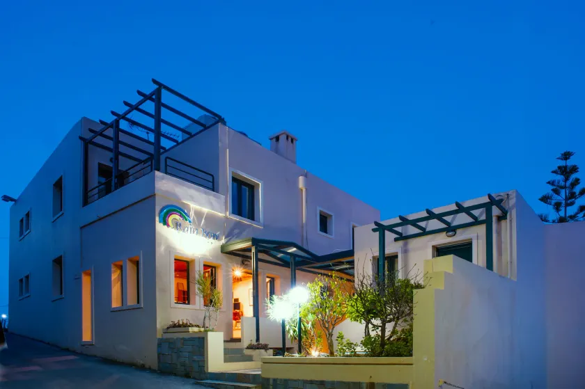 Rainbow Hotel Apartments - Image 1