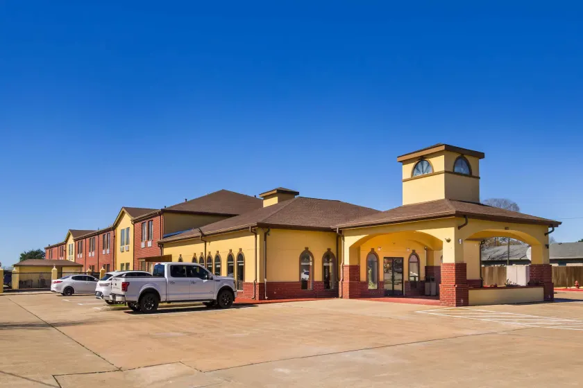 Quality Inn Bay City TX - Image 1