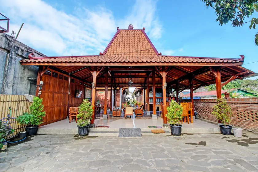 OYO 92606 Djoglo Boto Homestay Syariah - Image 1