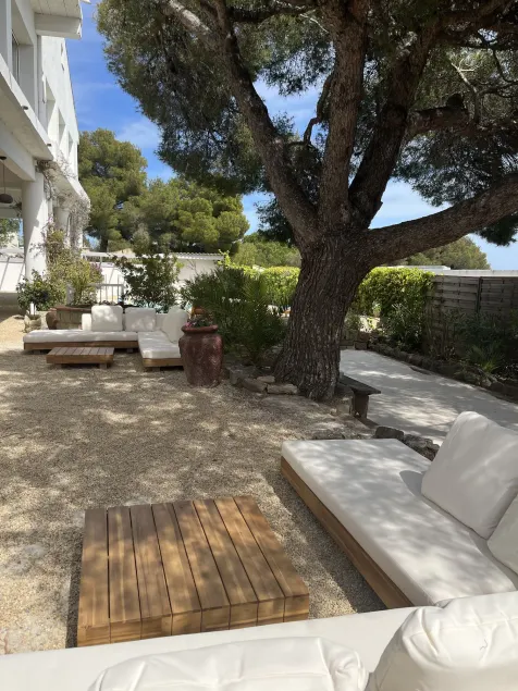 Villa avec terrasse, jardin et piscine privée | Vue mer | Adaptée au travail à distance - Image 1