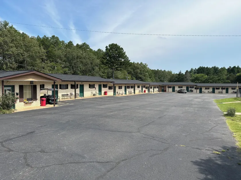 Sportsman's Lodge - Image 1